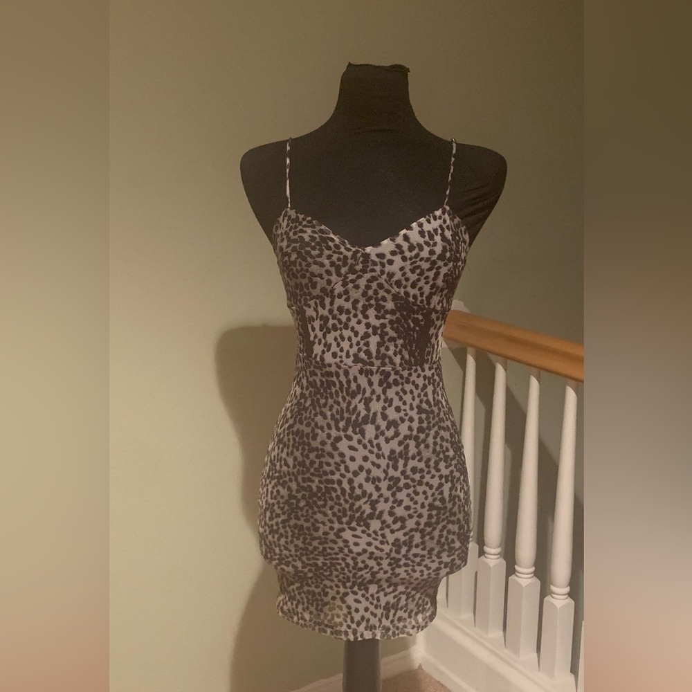 Guess sexy leopard dress Xs